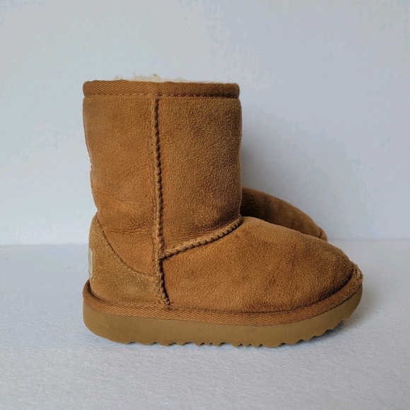 UGG Classic II Toddler Boots Size 8 Chestnut Sheepskin Winter Boots Kids - Picture 4 of 13